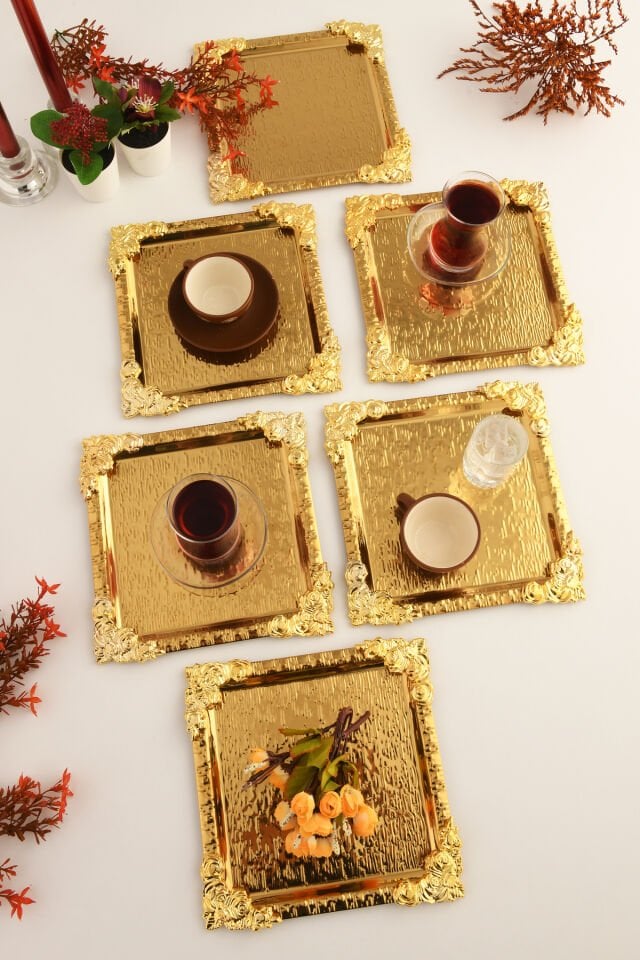 Rio Gold Paslanmaz Desenli Kare Köşesi Gold Çiçek Detaylı 6'lı Kahve Çay Sunumluk Servis Tepsi