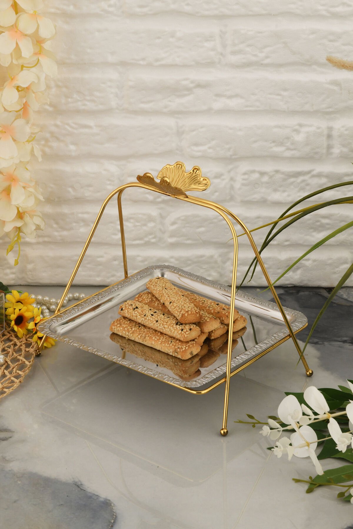 Mile Lüks Gümüş Paslanmaz Metal Sunum ve Servis Tepsisi Desenli Dekoratif Ayaklı İkramlık Tepsi