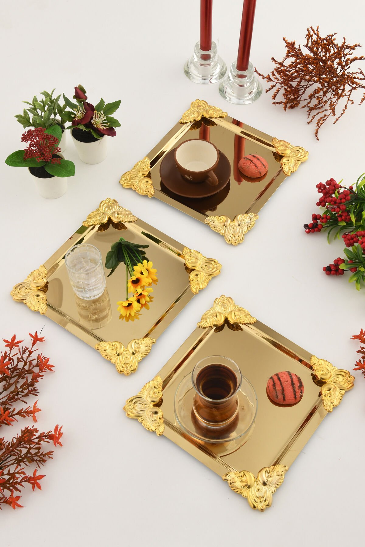Pietra Gold 3'lü Dekoratif Paslanmaz 4 Köşesi Gold Çiçek Detaylı Özel Sunum Tepsisi