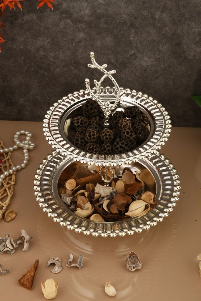 Juni Lüks Gümüş Paslanmaz Metal Sunum ve Servis Tepsisi Dekoratif Ayaklı İki Katlı İkramlık Tepsi