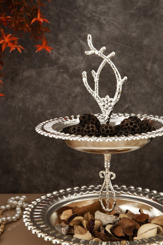 Juni Lüks Gümüş Paslanmaz Metal Sunum ve Servis Tepsisi Dekoratif Ayaklı İki Katlı İkramlık Tepsi