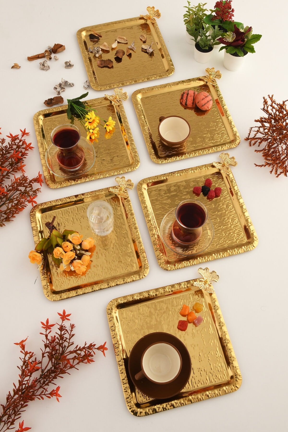 Dolce Gold Paslanmaz Desenli Kare Köşesi Tek Kelebek Detaylı 6'lı Kahve Çay Sunumluk Servis Tepsi