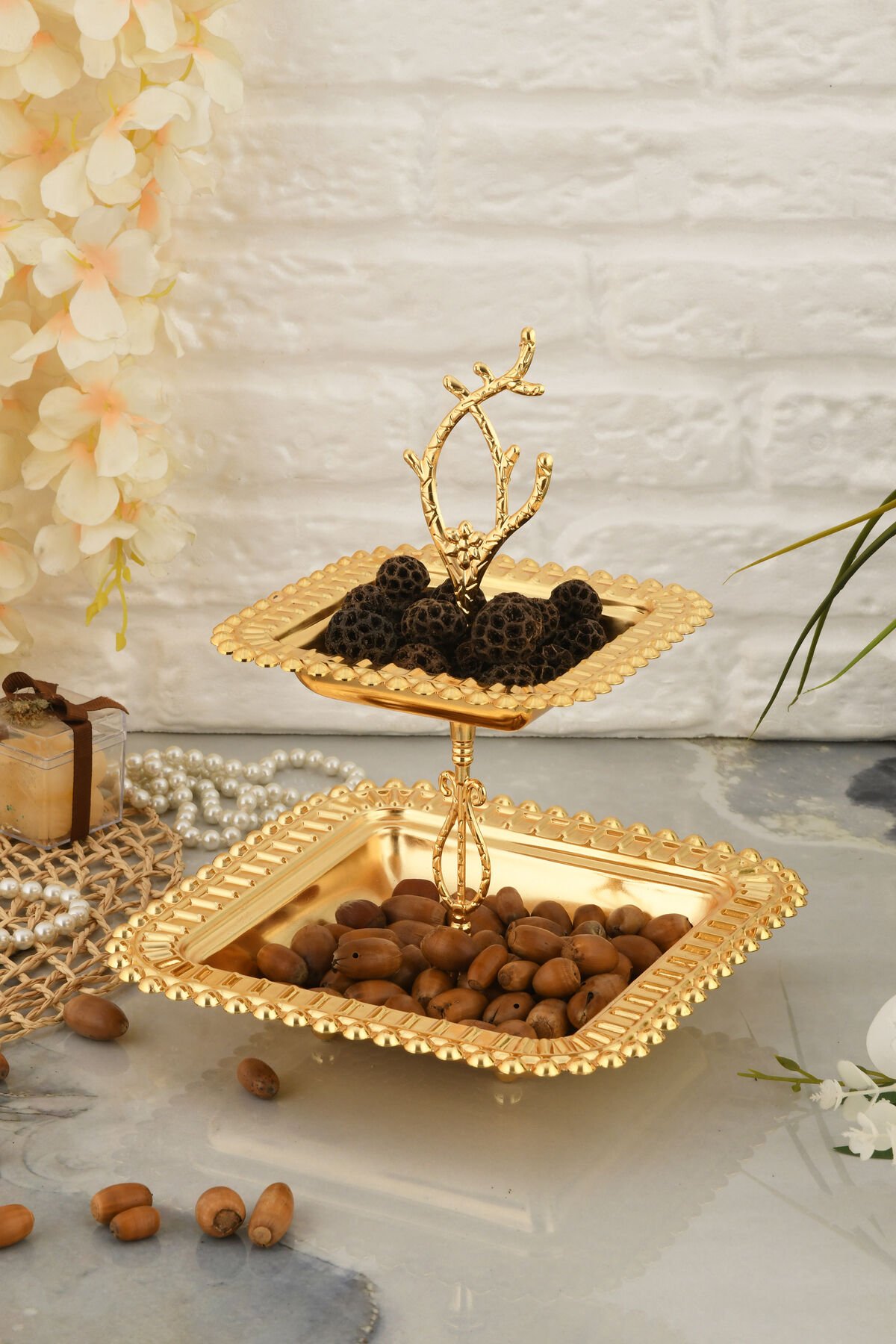 Melis Lüks Gold Paslanmaz Metal Sunum ve Servis Tepsisi Dekoratif Ayaklı İki Katlı İkramlık Tepsi