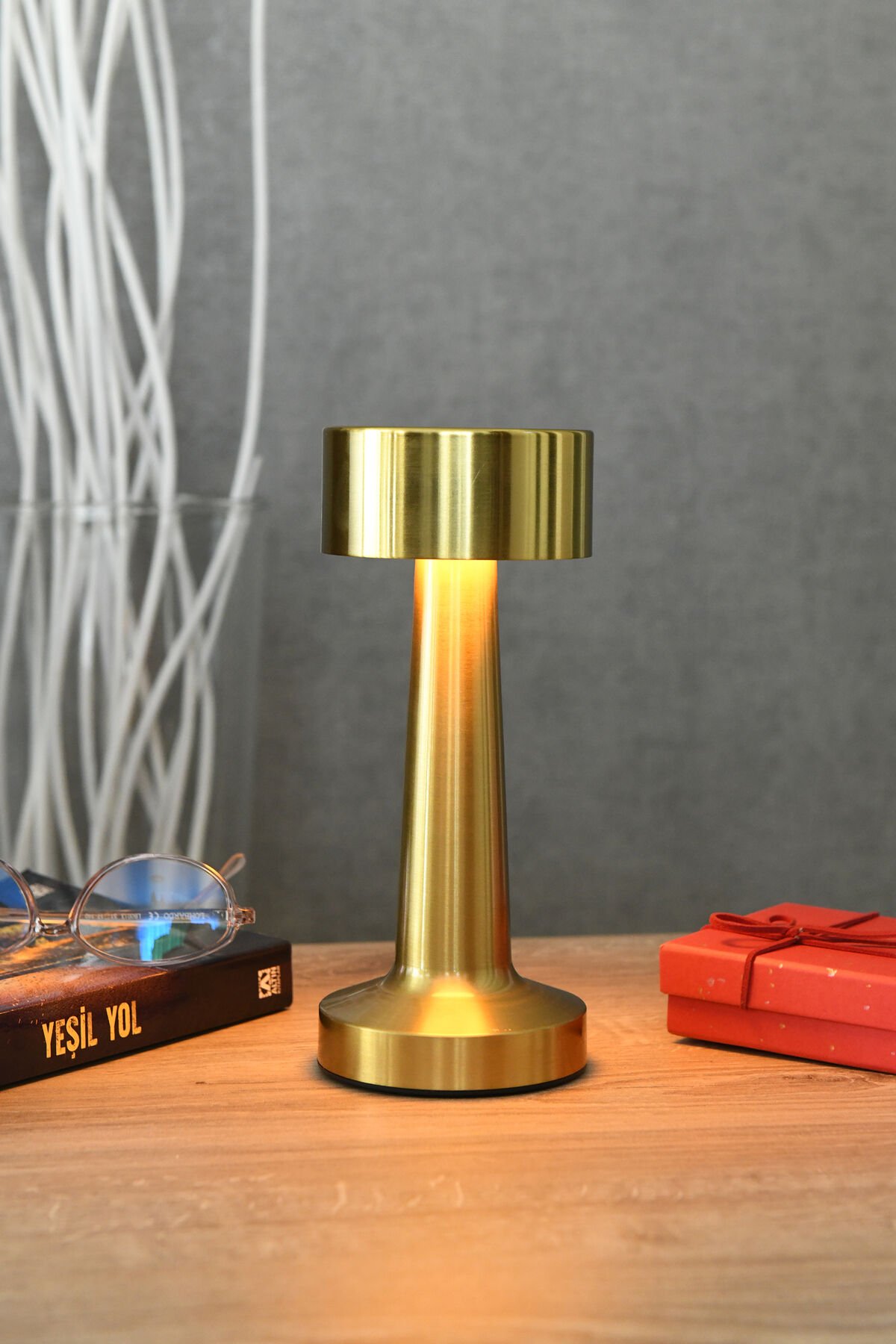 Limeo Dokunmatik Şarjlı Metal Masa Lambası 3 Renk Işık Dekoratif Dimmer Abajur Kablosuz