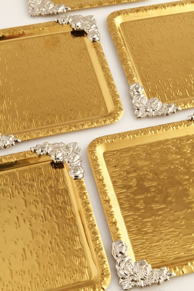 Abra Gold Paslanmaz Desenli Kare Köşesi Gümüş Çiçek Detaylı 6'lı Kahve Çay Sunumluk Servis Tepsi