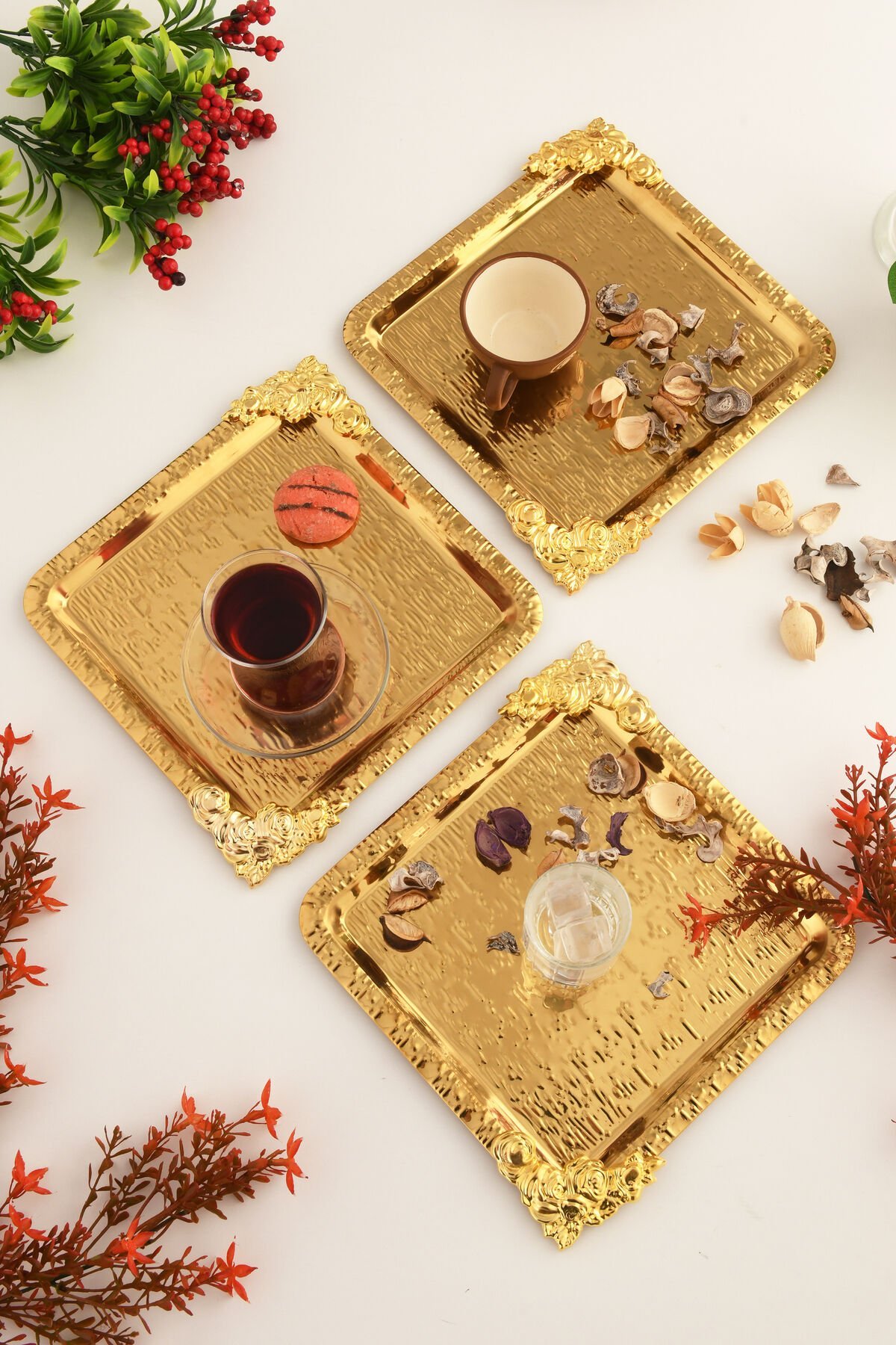 Abra Gold Paslanmaz Desenli Kare Köşesi Gold Çiçek Detaylı 3'lü Kahve Çay Sunumluk Servis Tepsi