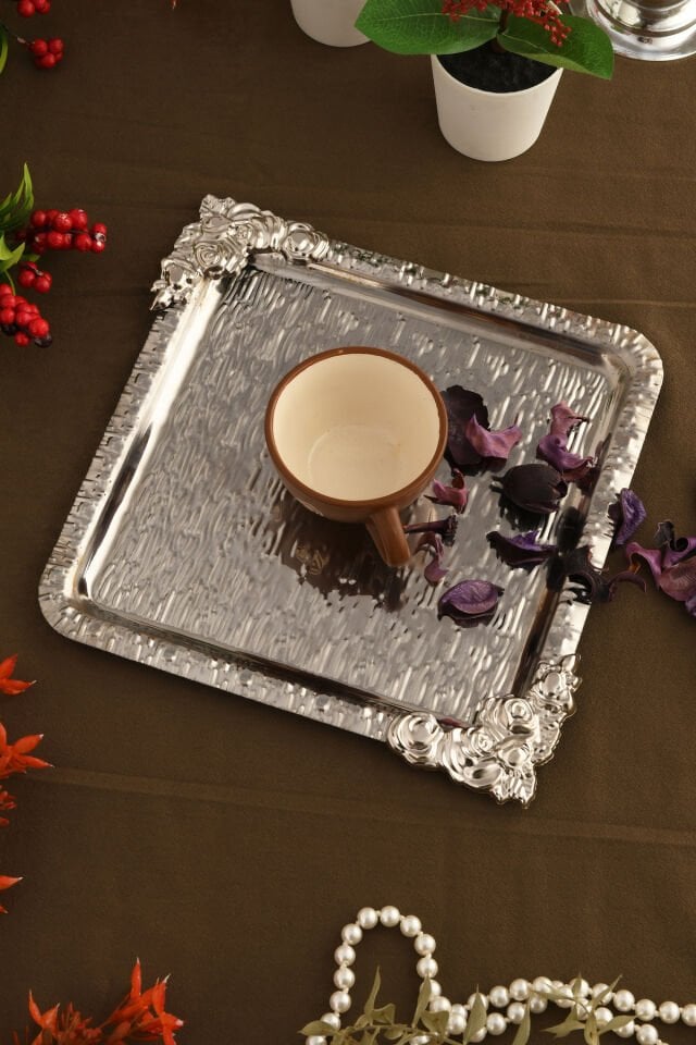 Abra Gümüş Paslanmaz Desenli Kare Köşesi Gümüş Çiçek Detaylı 1'li Kahve Çay Sunumluk Servis Tepsi