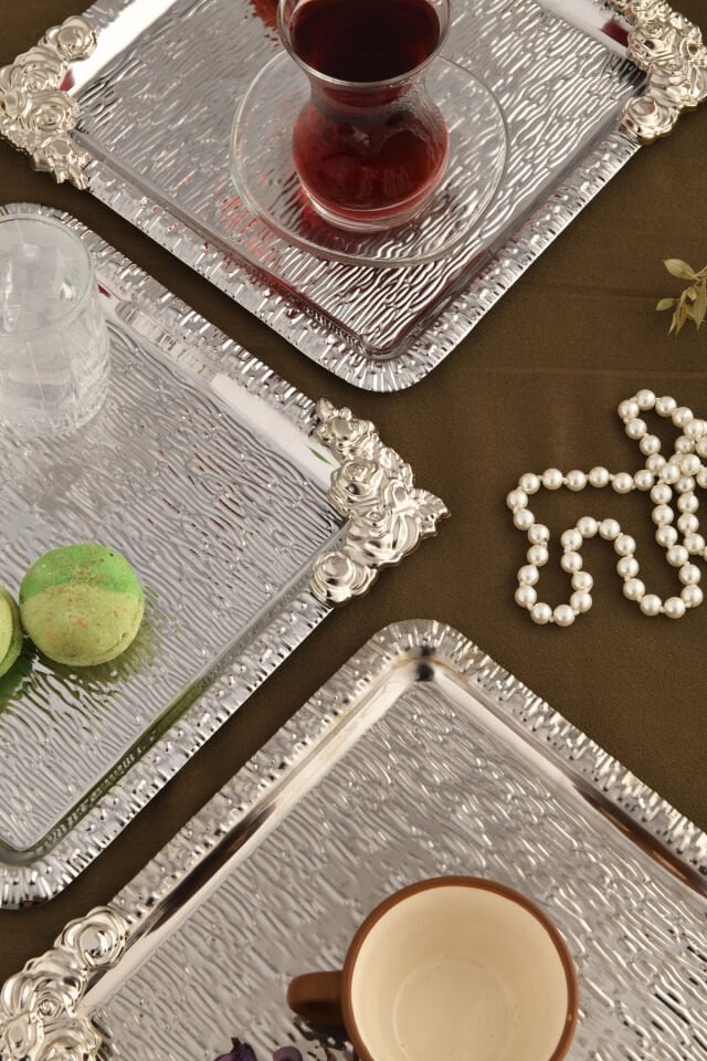 Abra Gümüş Paslanmaz Desenli Kare Köşesi Gümüş Çiçek Detaylı 3'lü Kahve Çay Sunumluk Servis Tepsi