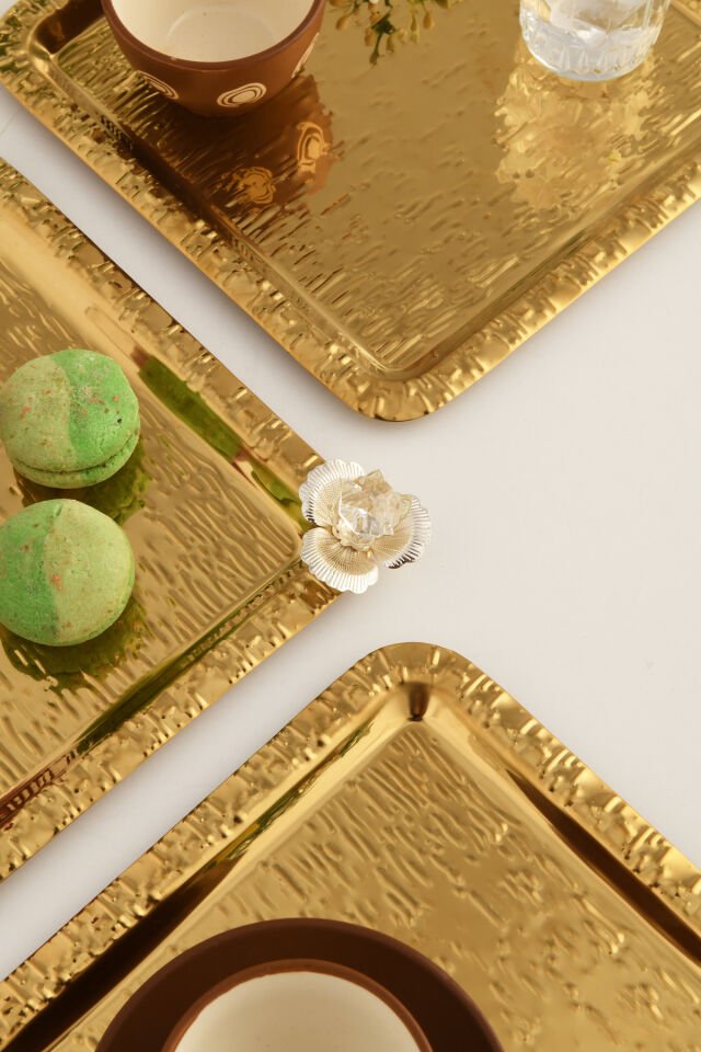 Berlin Gold Paslanmaz Desenli Kare Köşesi Taş Detaylı 3'lü Kahve Çay Sunumluk Servis Tepsi