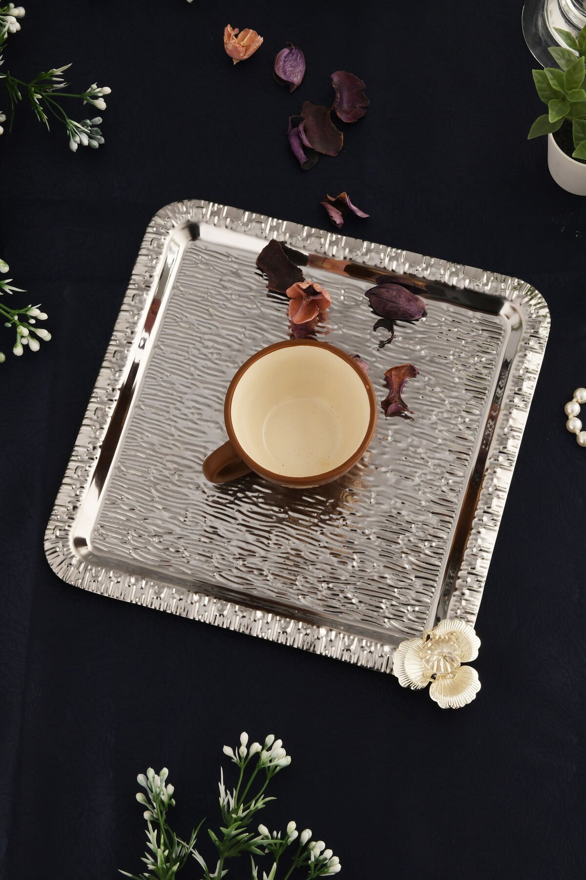 Berlin Gümüş Paslanmaz Desenli Kare Köşesi Taş Detaylı 1'li Kahve Çay Sunumluk Servis Tepsi