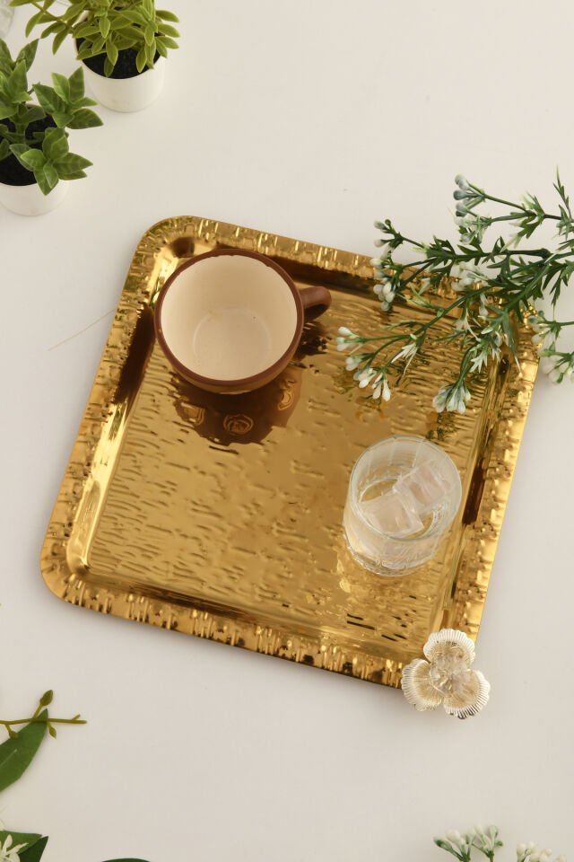 Berlin Gold Paslanmaz Desenli Kare Köşesi Taş Detaylı 1'li Kahve Çay Sunumluk Servis Tepsi