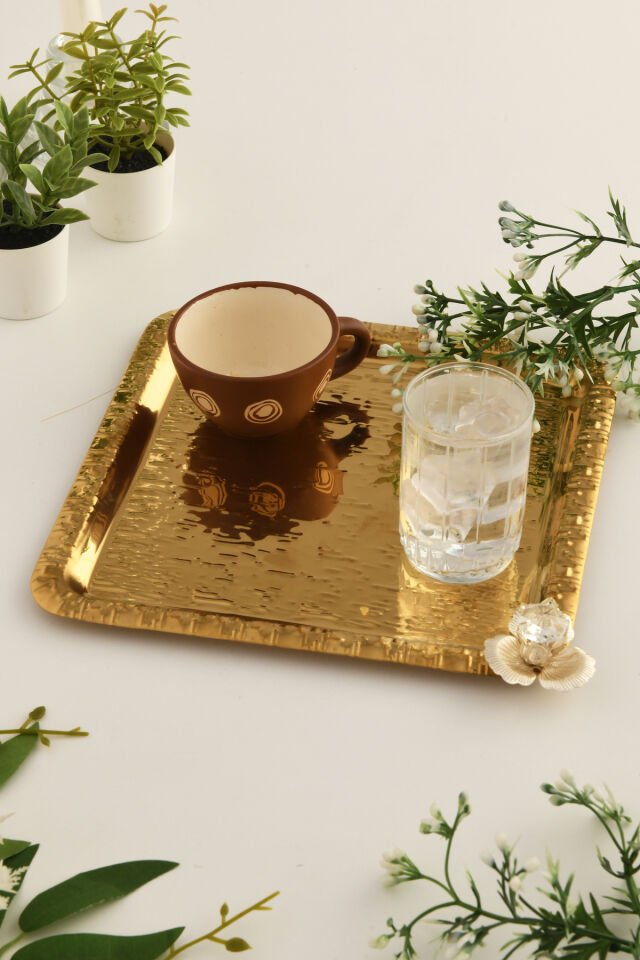 Berlin Gold Paslanmaz Desenli Kare Köşesi Taş Detaylı 1'li Kahve Çay Sunumluk Servis Tepsi