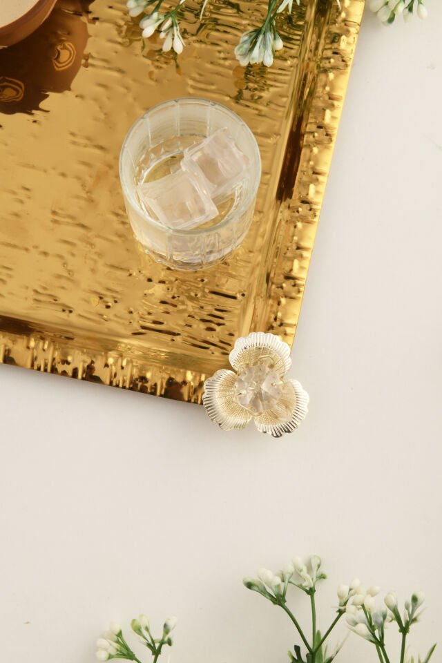 Berlin Gold Paslanmaz Desenli Kare Köşesi Taş Detaylı 1'li Kahve Çay Sunumluk Servis Tepsi