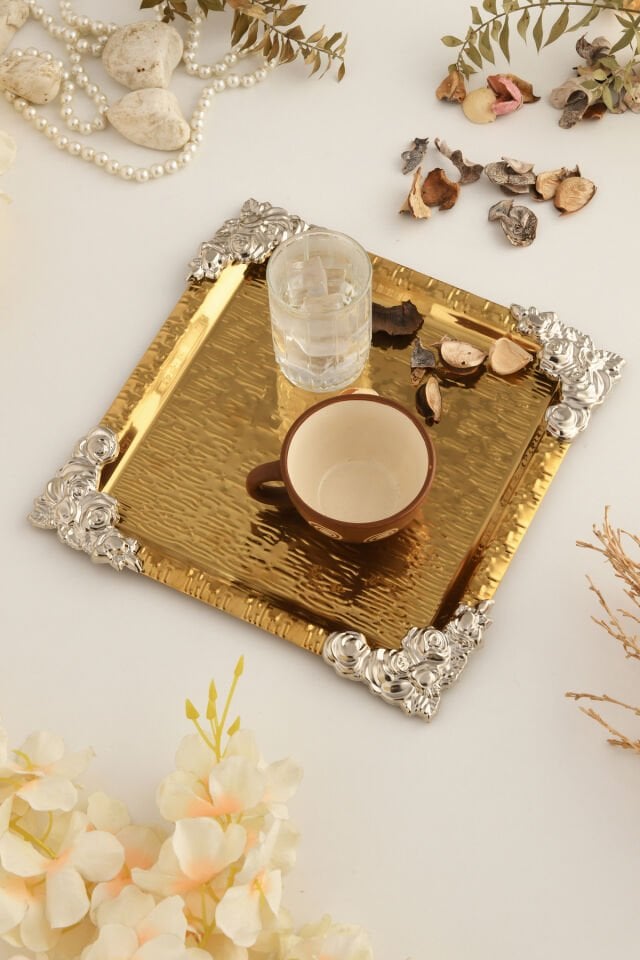 Rio Gold Paslanmaz Desenli Kare Köşesi Gümüş Çiçek Detaylı 1'li Kahve Çay Sunumluk Servis Tepsi