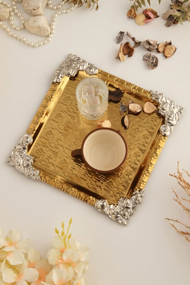 Rio Gold Paslanmaz Desenli Kare Köşesi Gümüş Çiçek Detaylı 1'li Kahve Çay Sunumluk Servis Tepsi