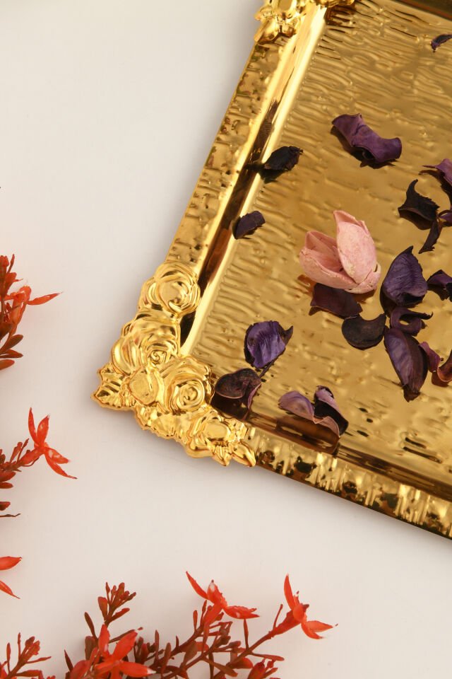 Rio Gold Paslanmaz Desenli Kare Köşesi Gold Çiçek Detaylı 1'li Kahve Çay Sunumluk Servis Tepsi