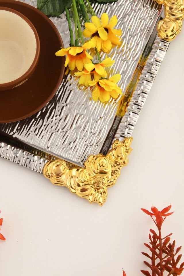 Rio Gümüş Paslanmaz Desenli Kare Köşesi Gold Çiçek Detaylı 1'li Kahve Çay Sunumluk Servis Tepsi