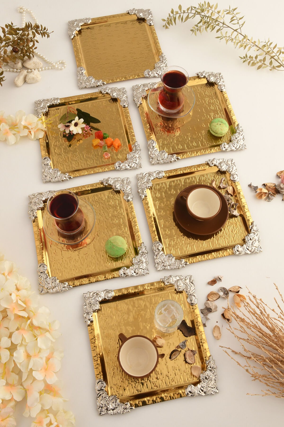 Rio Gold Paslanmaz Desenli Kare Köşesi Gümüş Çiçek Detaylı 6'lı Kahve Çay Sunumluk Servis Tepsi