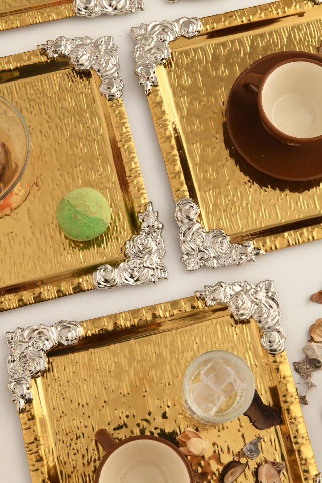 Rio Gold Paslanmaz Desenli Kare Köşesi Gümüş Çiçek Detaylı 6'lı Kahve Çay Sunumluk Servis Tepsi