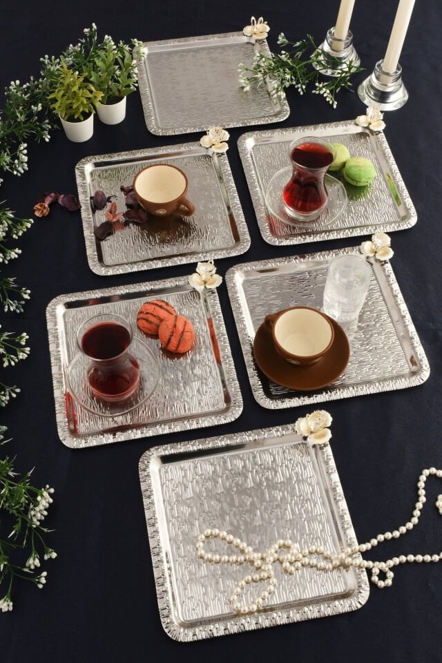 Berlin Gümüş Paslanmaz Desenli Kare Köşesi Taş Detaylı 6'lı Kahve Çay Sunumluk Servis Tepsi