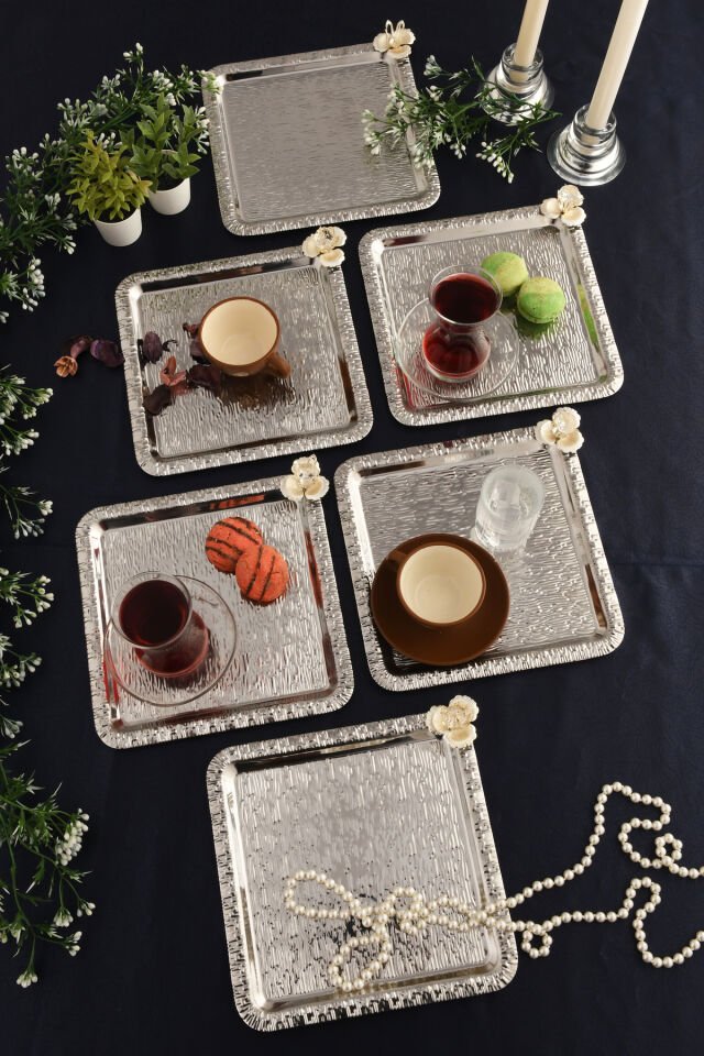 Berlin Gümüş Paslanmaz Desenli Kare Köşesi Taş Detaylı 6'lı Kahve Çay Sunumluk Servis Tepsi