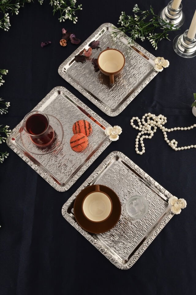 Berlin Gümüş Paslanmaz Desenli Kare Köşesi Taş Detaylı 3'lü Kahve Çay Sunumluk Servis Tepsi