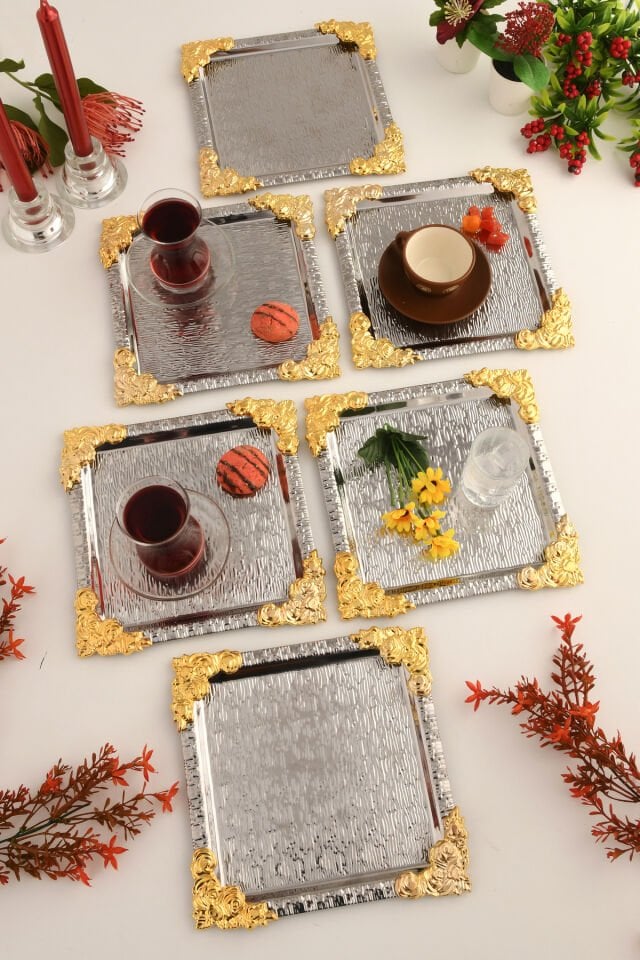 Rio Gümüş Paslanmaz Desenli Kare Köşesi Gold Çiçek Detaylı 6'lı Kahve Çay Sunumluk Servis Tepsi