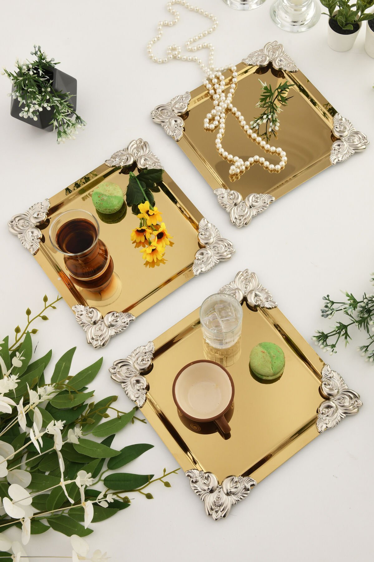 Pietra Gold 3'lü Dekoratif Paslanmaz 4 Köşesi Gümüş Çiçek Detaylı Özel Sunum Tepsisi