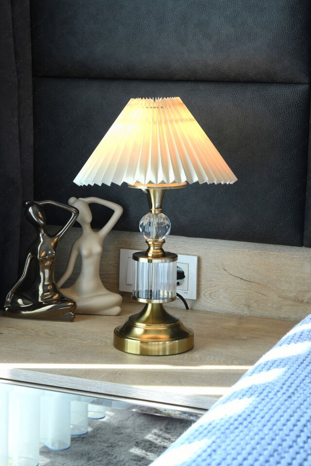 Carlot Modern Kristal Taş Detaylı Dekoratif Abajur 1 Adet Eskitme