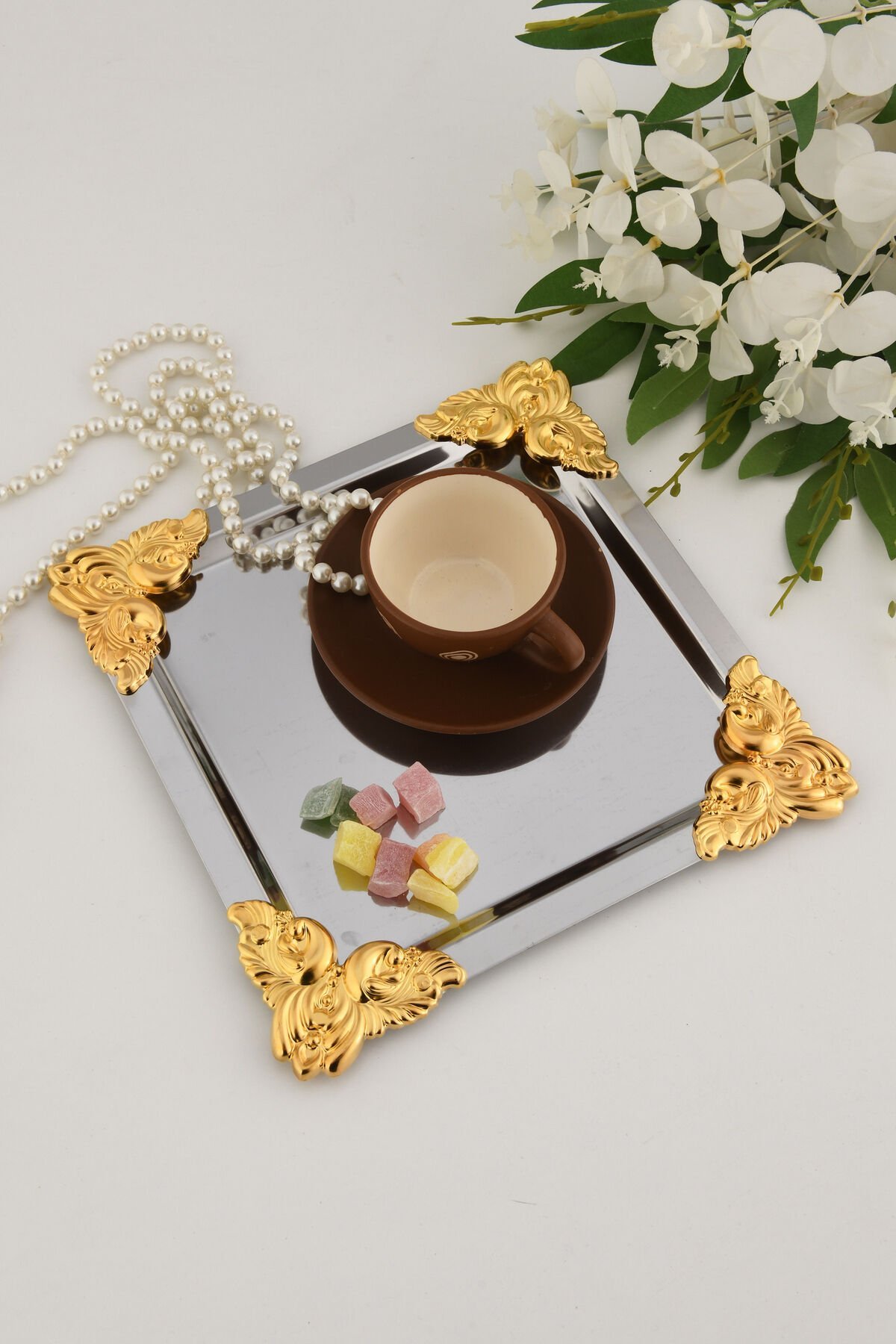 Pietra Paslanmaz Kare 4 Köşesi Sarı Çiçek Detaylı 1 Adet Sunum Tepsisi