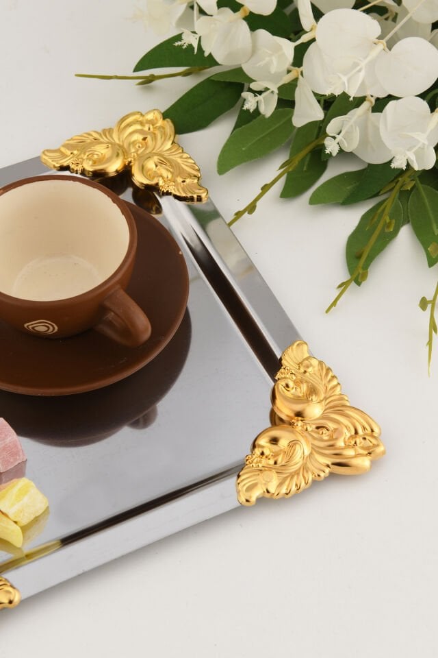 Pietra Paslanmaz Kare 4 Köşesi Sarı Çiçek Detaylı 1 Adet Sunum Tepsisi