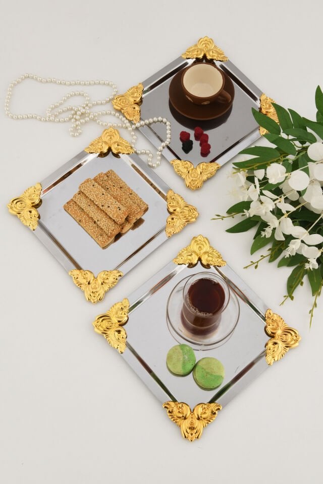 Pietra Paslanmaz Kare 4 Köşesi Sarı Çiçek Detaylı 3 Adet Sunum Tepsisi