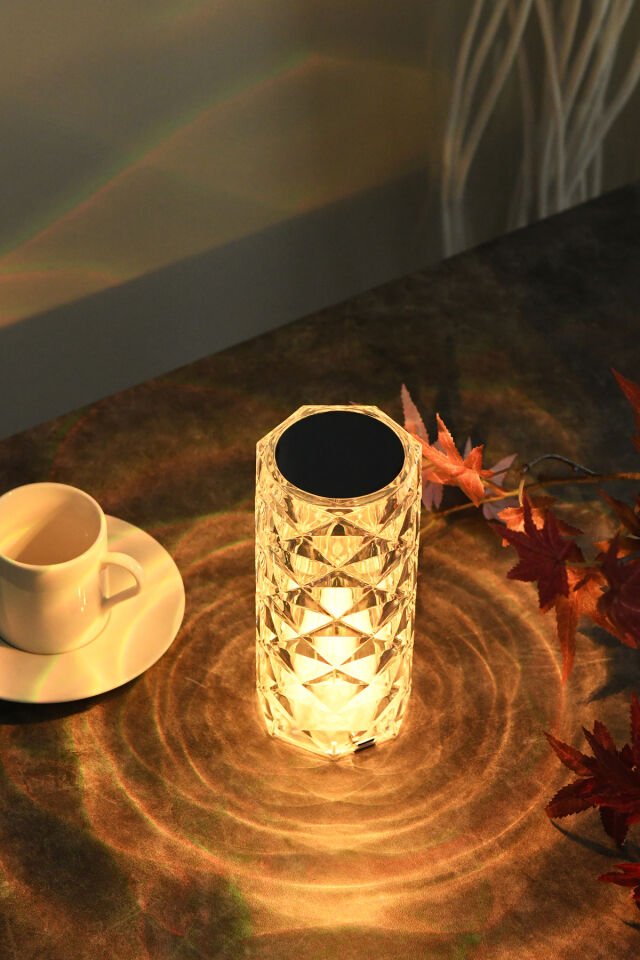 Mini Kristal Şarjlı Dokunmatik Masa Lambası Abajur Gece Lambası 3 Işık Rengi Dim Özellikli Lili