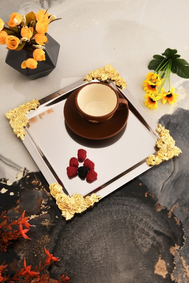 Alvio Paslanmaz Kare 4 Köşesi Sarı Çiçek Detaylı Sunum Tepsisi Gümüş 1 Adet