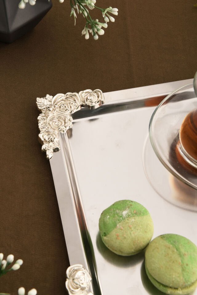 Alvio Paslanmaz Kare 4 Köşesi Gümüş Çiçek Detaylı Sunum Tepsisi Gümüş 1 Adet