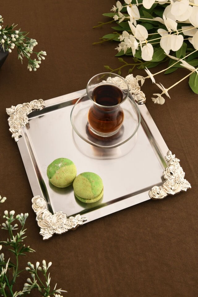 Alvio Paslanmaz Kare 4 Köşesi Gümüş Çiçek Detaylı Sunum Tepsisi Gümüş 1 Adet