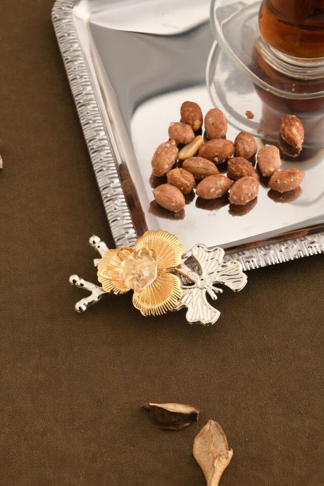 Sento Paslanmaz Kare Desenli Dallı Taş Detaylı Sunum Tepsisi Gümüş 1 Adet