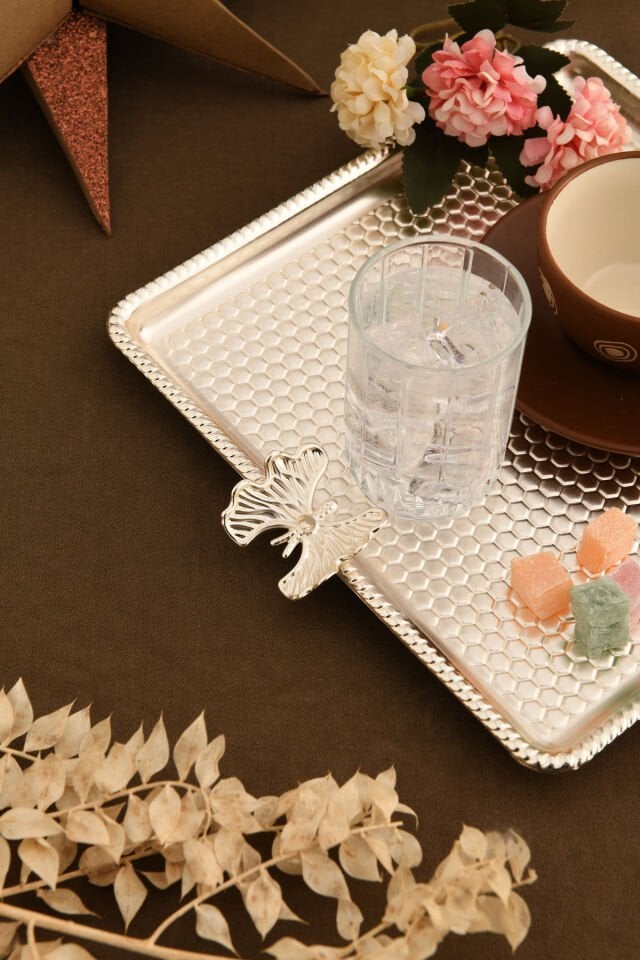 Karev Kare Petek Model Kelebek Detaylı Sunum Tepsisi Gümüş 1 Adet