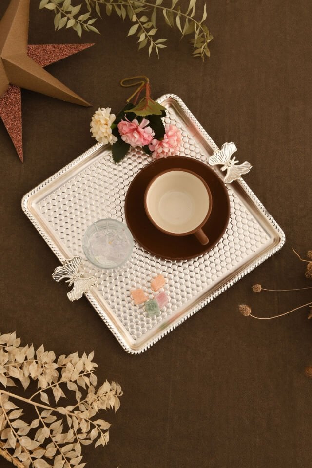 Karev Kare Petek Model Kelebek Detaylı Sunum Tepsisi Gümüş 1 Adet