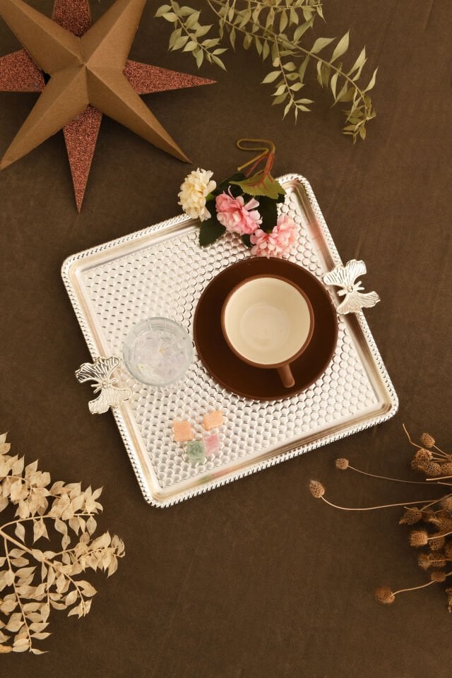 Karev Kare Petek Model Kelebek Detaylı Sunum Tepsisi Gümüş 1 Adet