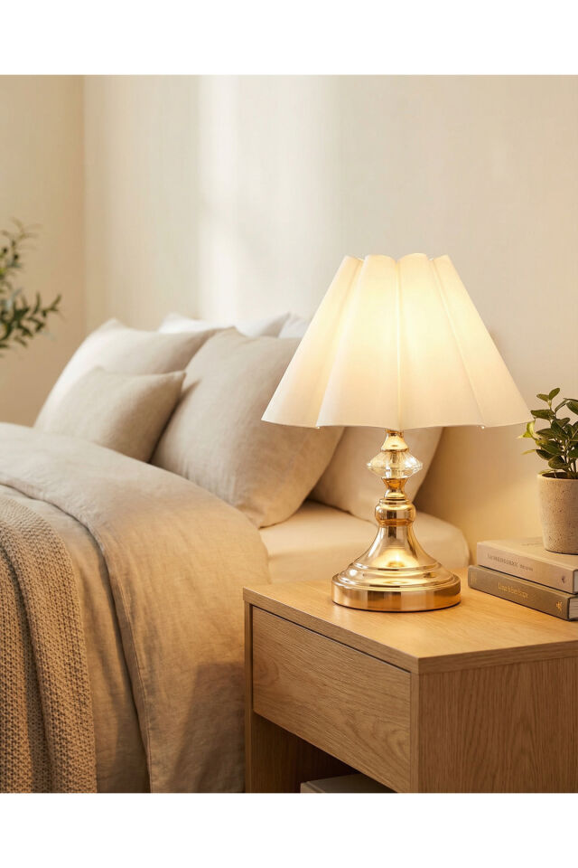 Lustoni Modern Gold Dekoratif Abajur Dalgalı Şapkalı Premium Masa Lambası