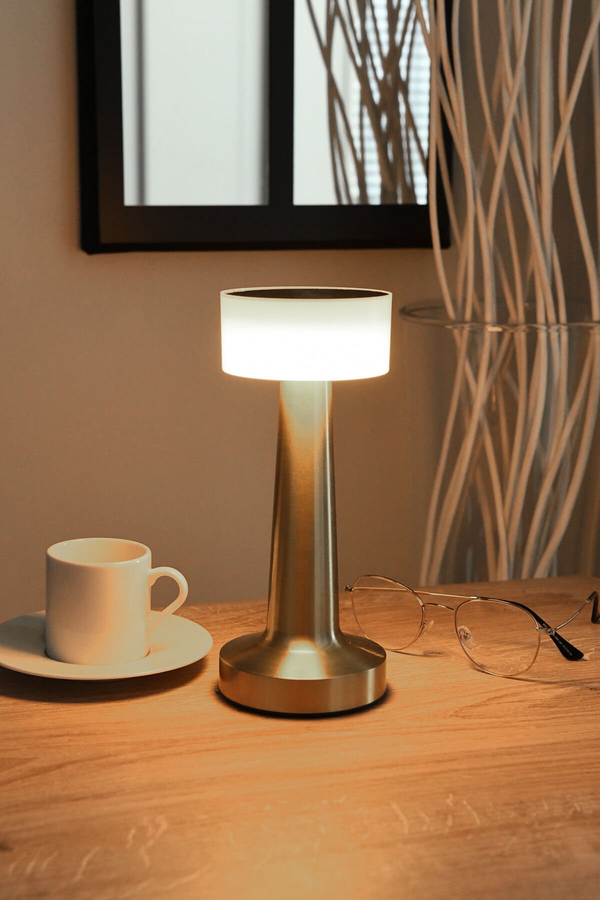 Limeo Dokunmatik Şarjlı Metal Masa Lambası 3 Renk Işık Dekoratif Dimmer Abajur Kablosuz