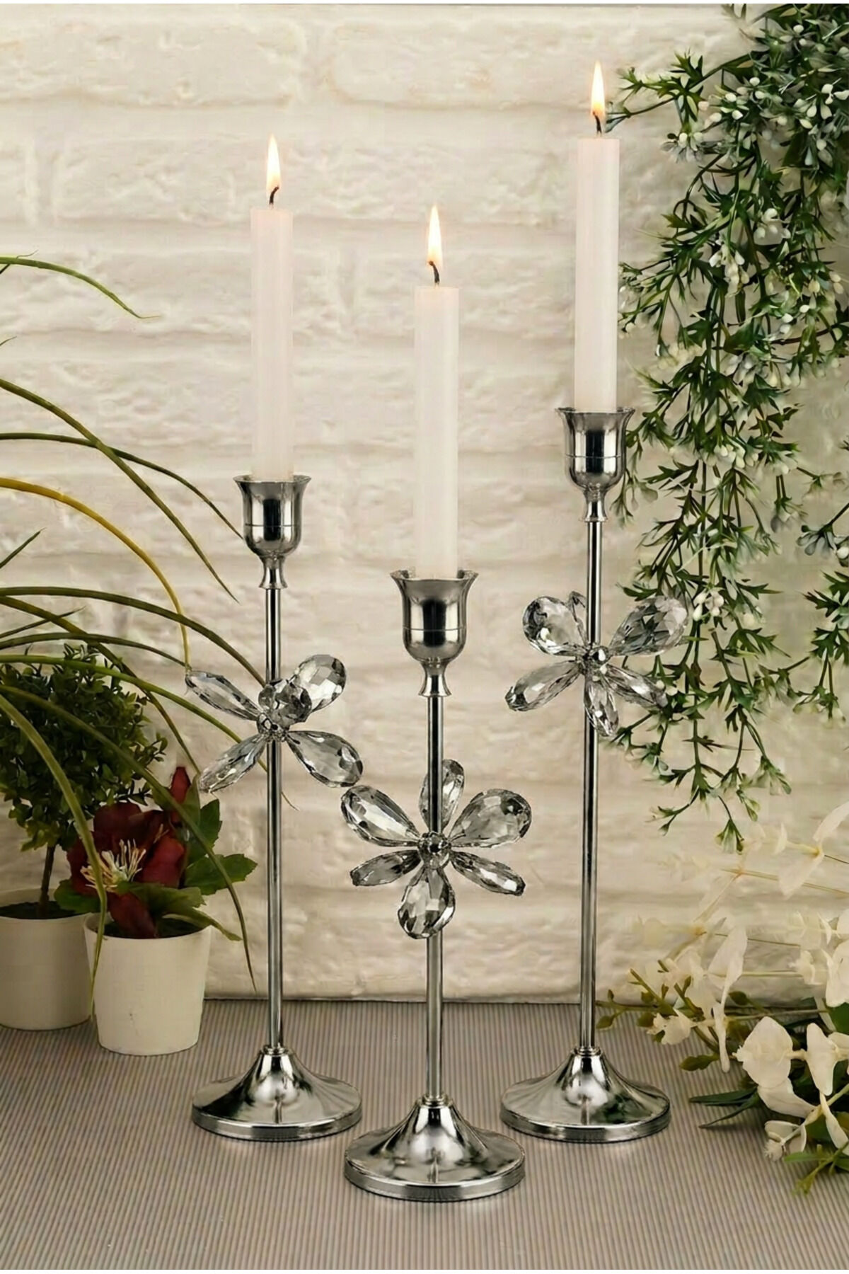 Velno Gümüş Mumluk Dekoratif Şamdan Paslanmaz Kaplama Kristal Taş Detaylı Modern ve Klasik Mum Tutacağı