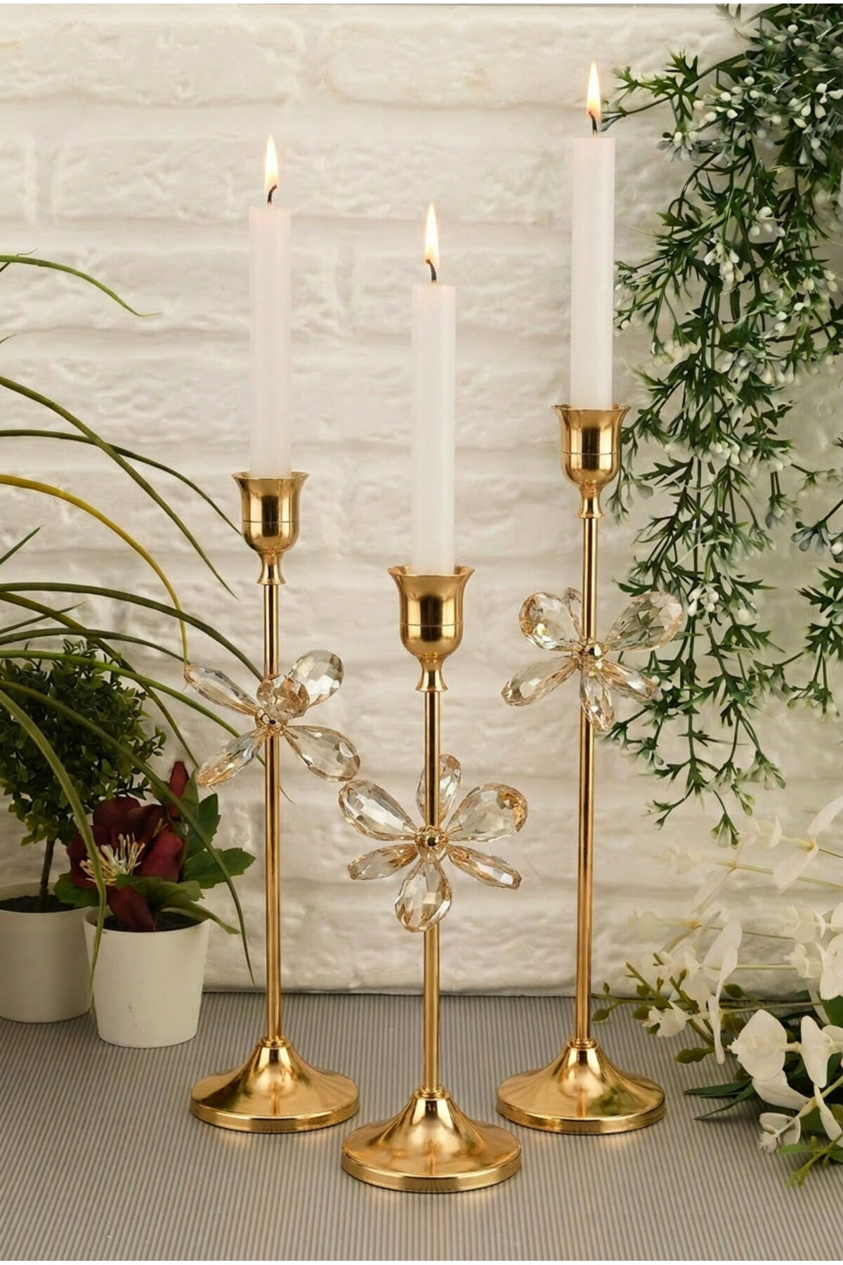 Velno Gold Mumluk Dekoratif Şamdan Kaplama Kristal Taş Detaylı Modern ve Klasik Mum Tutacağı