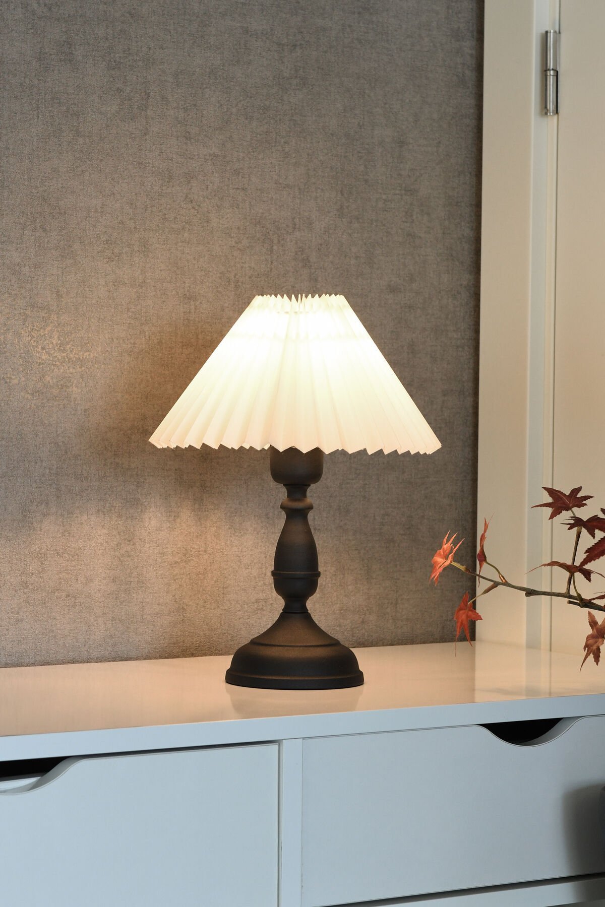 Zebra Modern Tasarım Siyah Metal Abajur Şık Dekoratif Masa Lambası