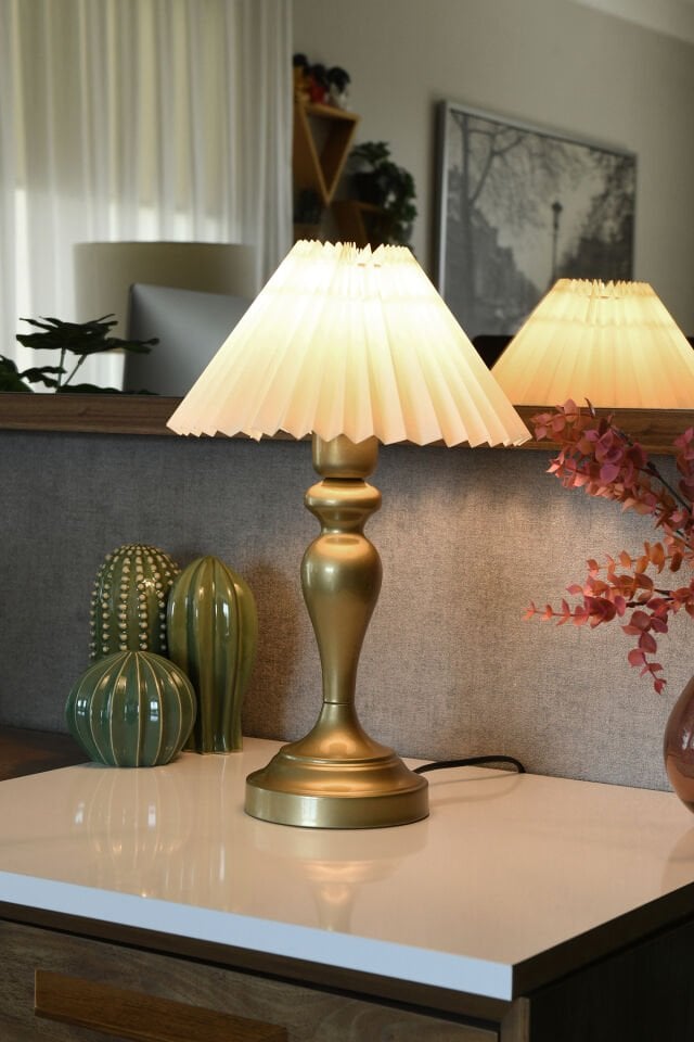 Mona Modern Tasarım Eskitme Metal Abajur Şık Dekoratif Masa Lambası