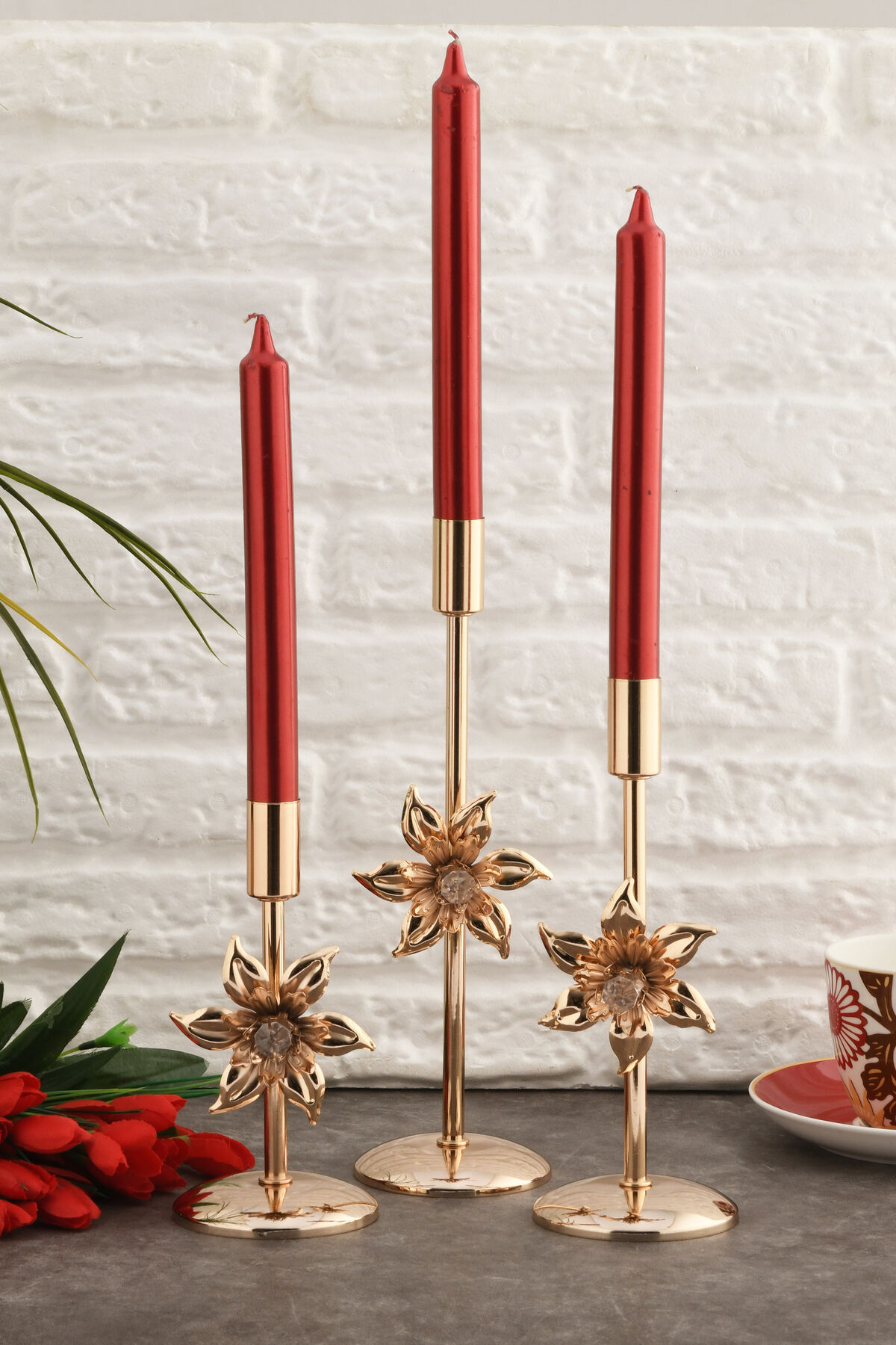 Flower Gold Mumluk Dekoratif Şamdan Paslanmaz Kaplama Metal Modern ve Klasik Mum Tutacağı