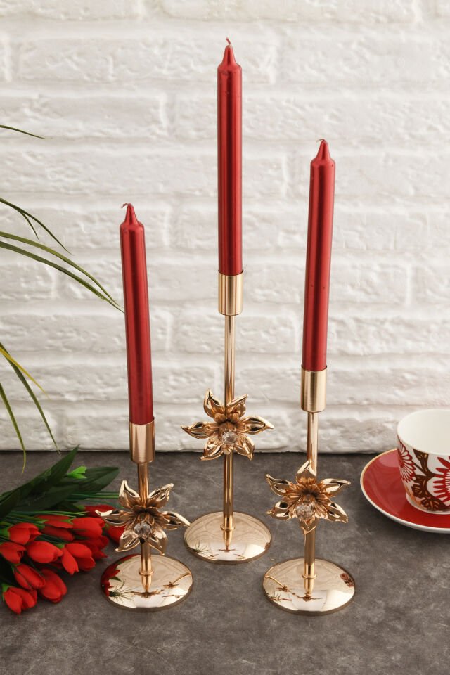 Flower Gold Mumluk Dekoratif Şamdan Paslanmaz Kaplama Metal Modern ve Klasik Mum Tutacağı