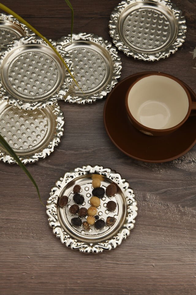 Velis 6 Lı Kahve Yanı Nokta Desenli Minik Sunumluk Gümüş