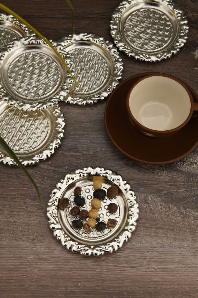 Velis 6 Lı Kahve Yanı Nokta Desenli Minik Sunumluk Gümüş